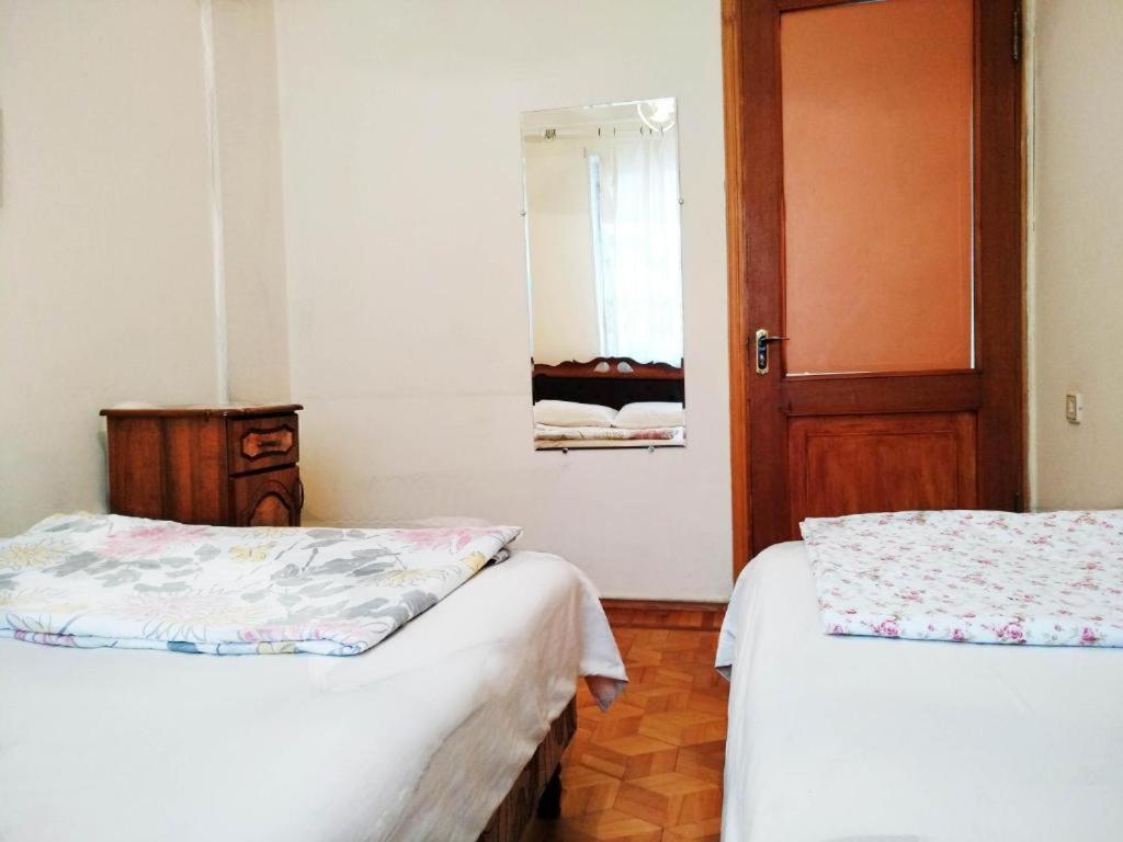 Hostel Sakharov & Tours Erevan Exterior foto