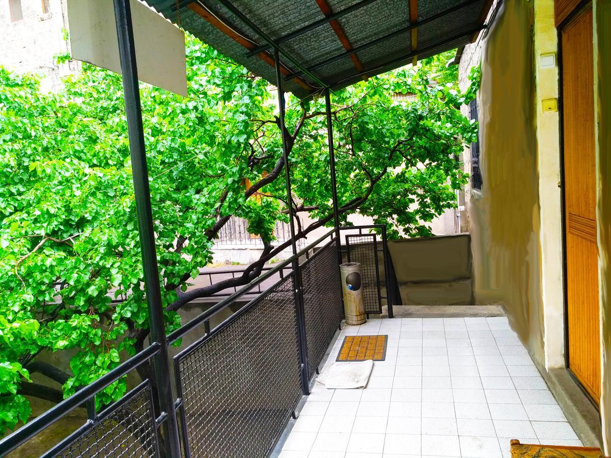 Hostel Sakharov & Tours Erevan Exterior foto